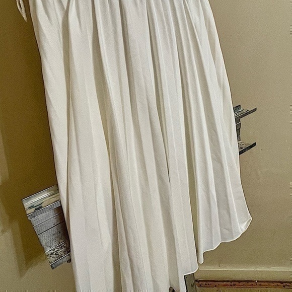 ALMOST FAMOUS STRAPLESS GOLD SEQUINED WHITE ACCORDION PLEATED DRESS SZ SMALL - Picture 4 of 7